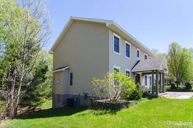 2831 Westview Drive, Marquette, MI 49855