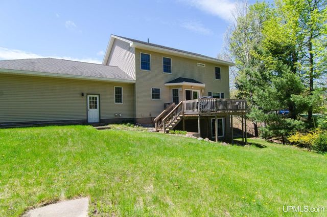 2831 Westview Drive, Marquette, MI 49855