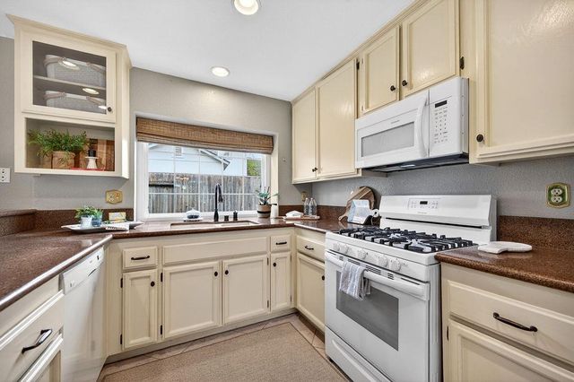 9414 Forest Vista Way, Elk Grove, CA 95758