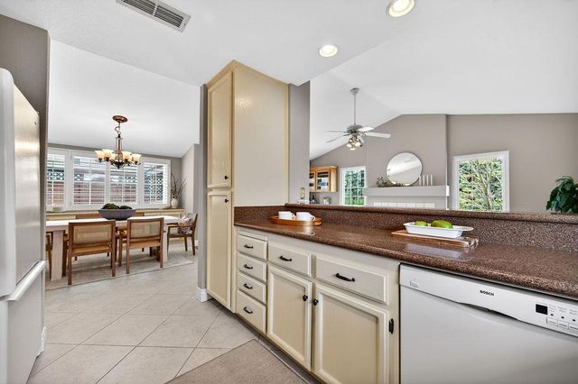 9414 Forest Vista Way, Elk Grove, CA 95758