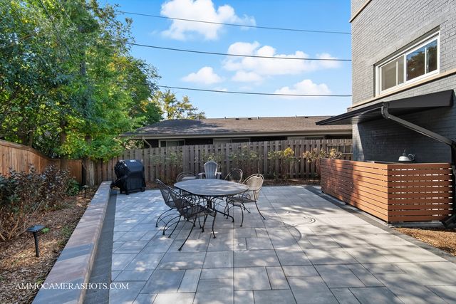 143 Ann Street 2S, Clarendon Hills, IL 60514
