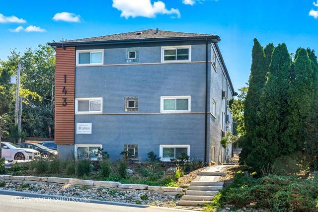 143 Ann Street 2S, Clarendon Hills, IL 60514