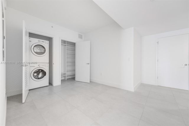 1010 Brickell Ave 2911, Miami, FL 33131