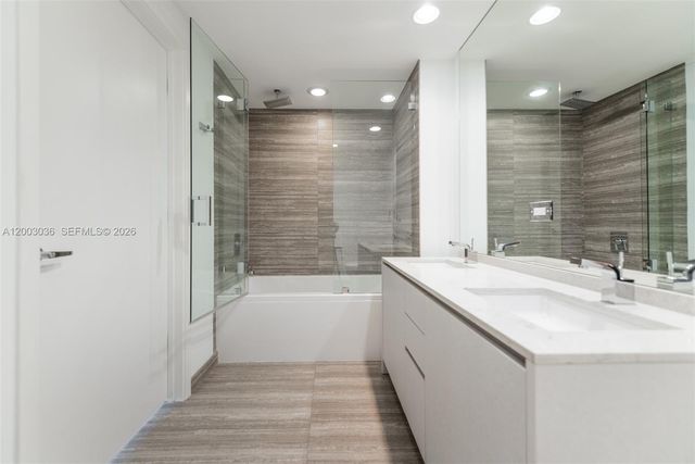 1010 Brickell Ave 2911, Miami, FL 33131