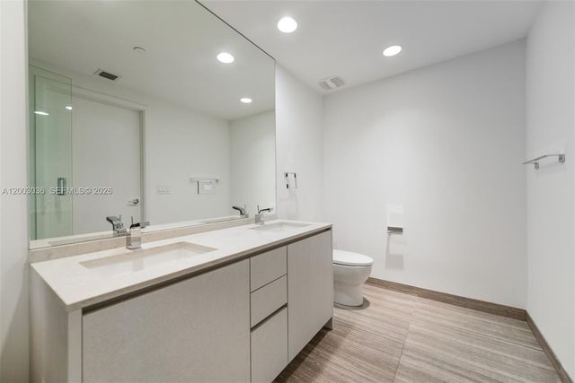 1010 Brickell Ave 2911, Miami, FL 33131