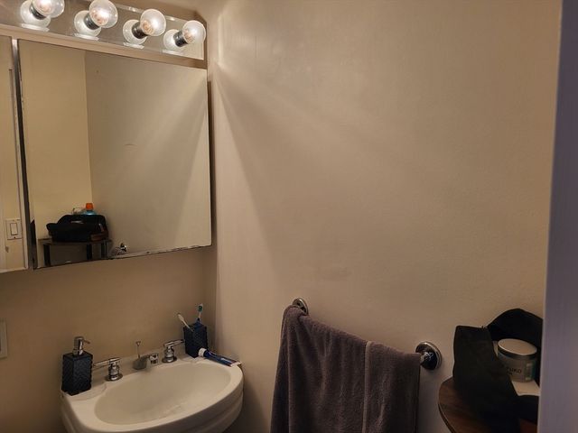 44 Washington St. 703, Brookline, MA 02445