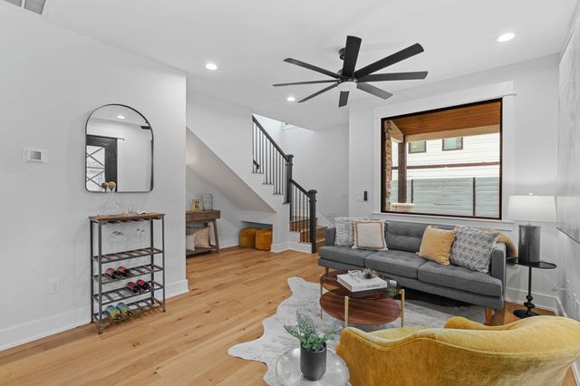 408 W 34th ST 2, Austin, TX 78705