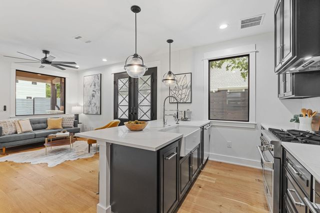 408 W 34th ST 2, Austin, TX 78705