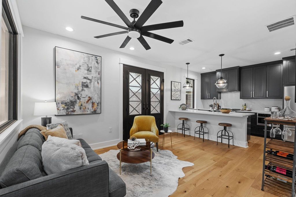 408 W 34th ST 2, Austin, TX 78705