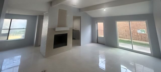 330 Valley Springs Drive, Arlington, TX 76018