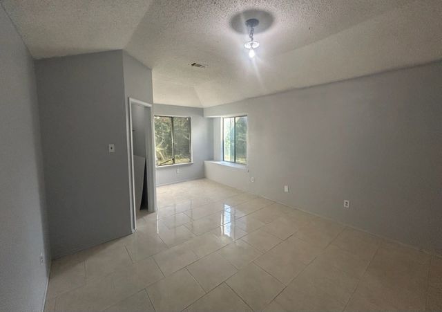 330 Valley Springs Drive, Arlington, TX 76018