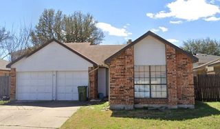 330 Valley Springs Drive, Arlington, TX 76018