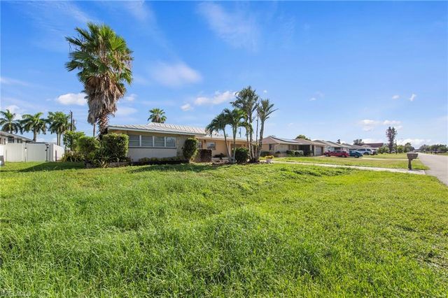 1211 34th ST, Cape Coral, FL 33904