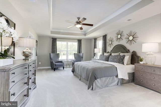 320 SPRING LN, York, PA 17406