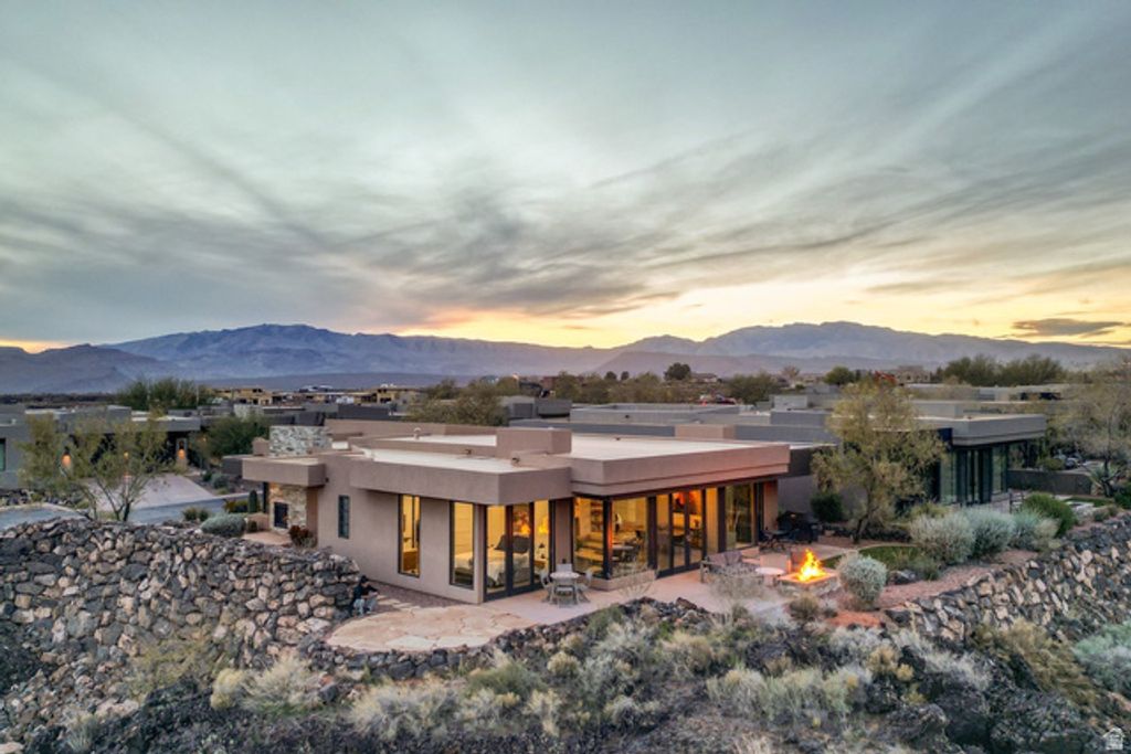 Image 30 of property listing at 1355 E SNOW CANYON PKWY #27, Ivins, UT 84738