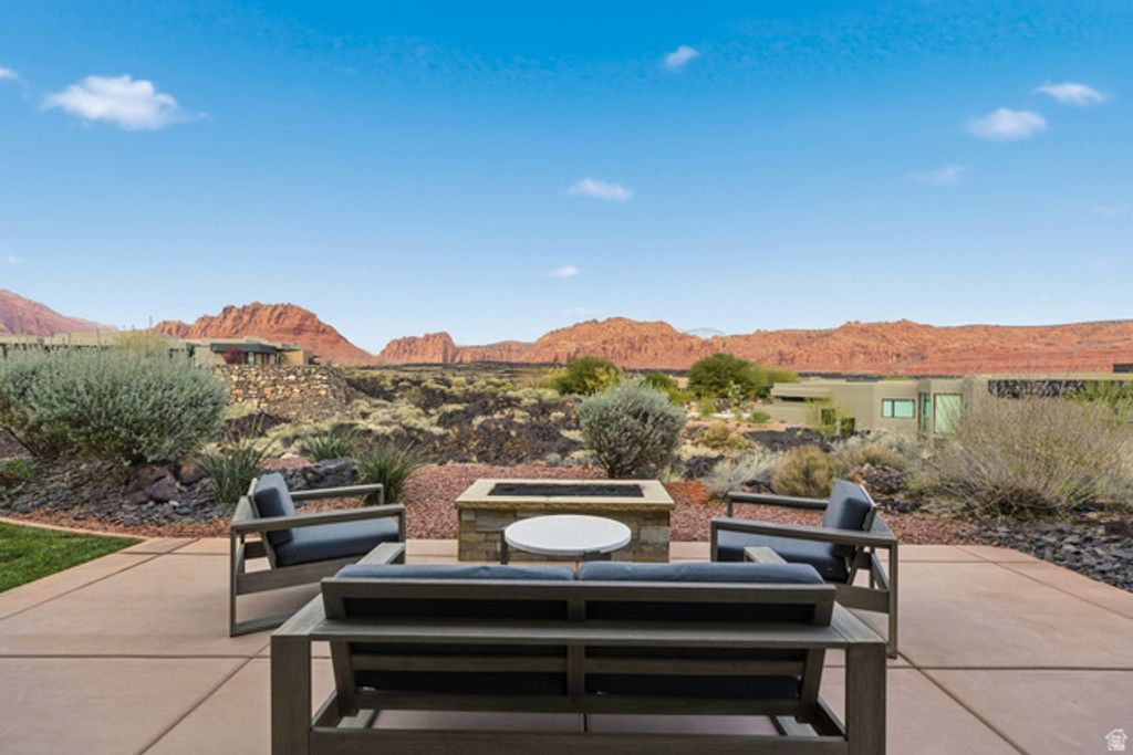 Image 31 of property listing at 1355 E SNOW CANYON PKWY #27, Ivins, UT 84738