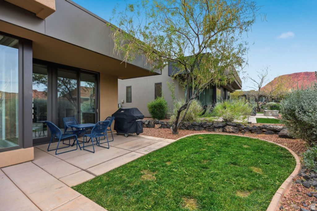 Image 32 of property listing at 1355 E SNOW CANYON PKWY #27, Ivins, UT 84738