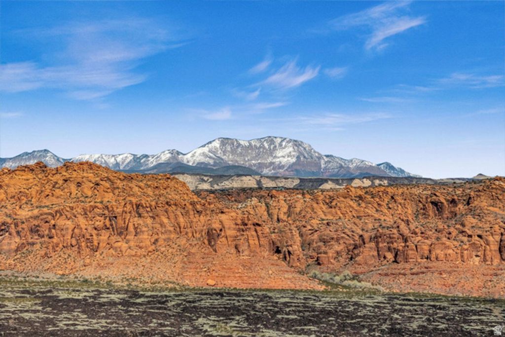 Image 33 of property listing at 1355 E SNOW CANYON PKWY #27, Ivins, UT 84738