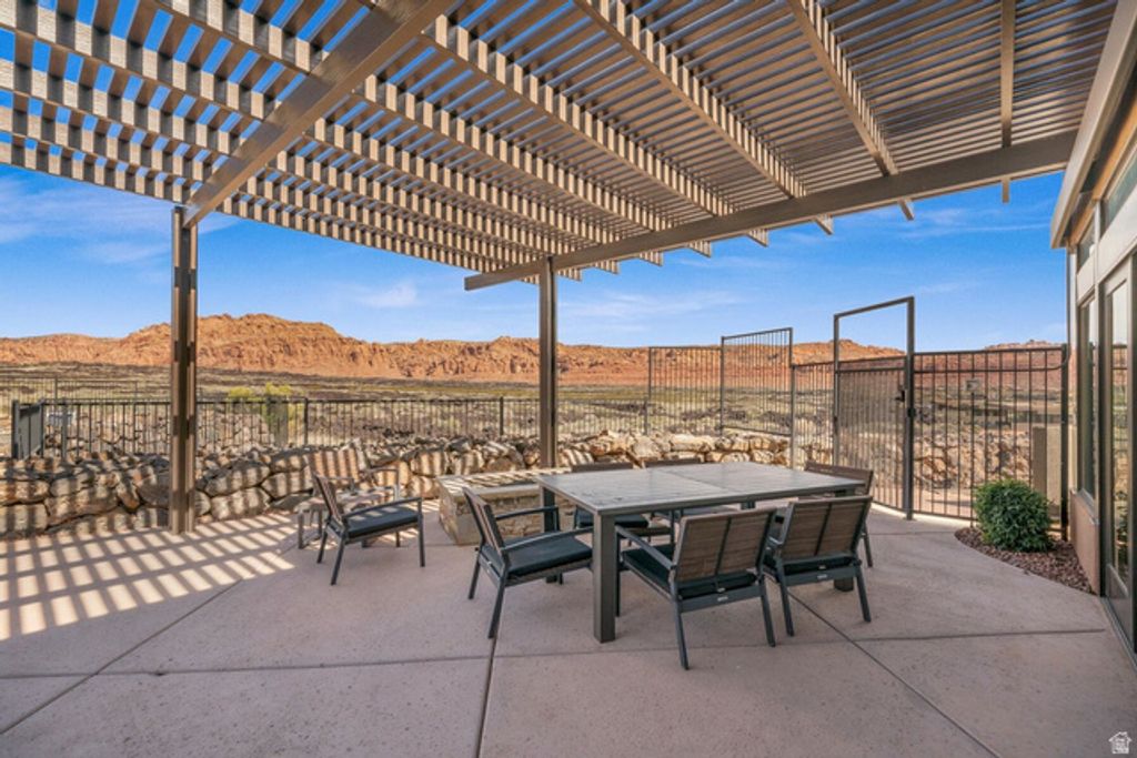 Image 37 of property listing at 1355 E SNOW CANYON PKWY #27, Ivins, UT 84738
