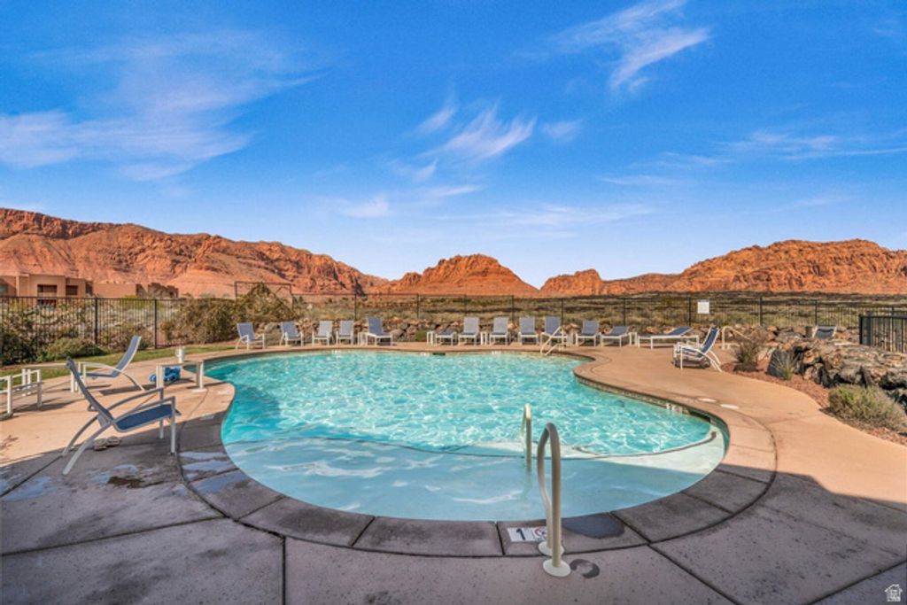 Image 38 of property listing at 1355 E SNOW CANYON PKWY #27, Ivins, UT 84738