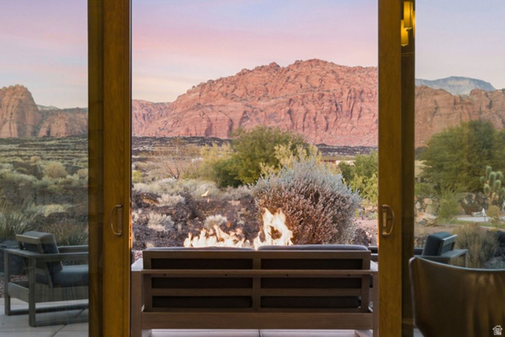 Image 10 of property listing at 1355 E SNOW CANYON PKWY #27, Ivins, UT 84738