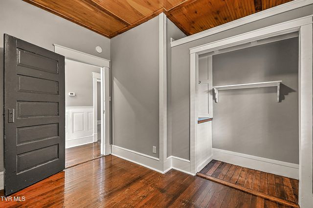 1021 Lawrence Avenue, Bristol, VA 24201