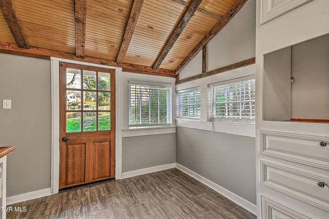 1021 Lawrence Avenue, Bristol, VA 24201