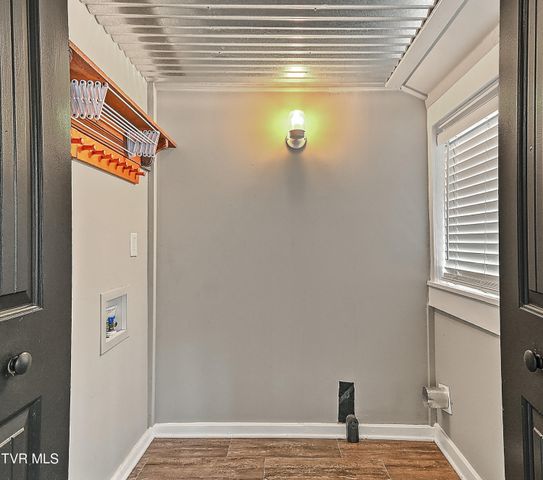 1021 Lawrence Avenue, Bristol, VA 24201