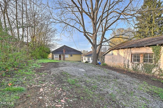 1021 Lawrence Avenue, Bristol, VA 24201