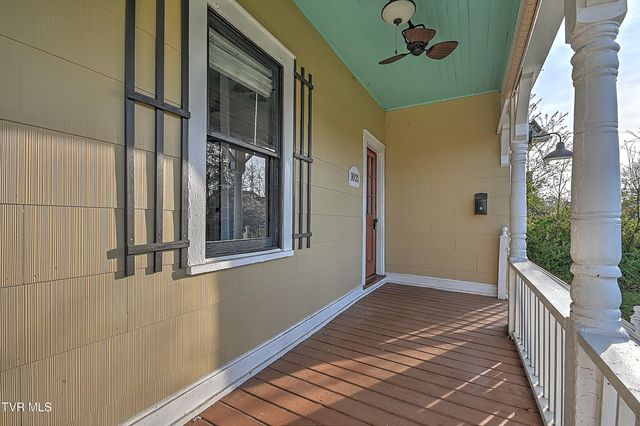 1021 Lawrence Avenue, Bristol, VA 24201