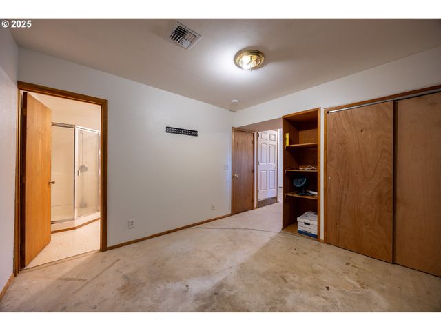 173 PARK St, Glide, OR 97443