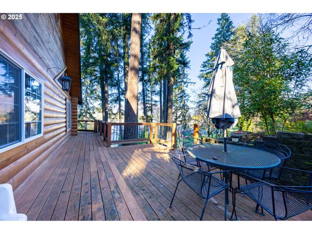 173 PARK St, Glide, OR 97443