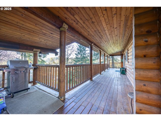 173 PARK St, Glide, OR 97443