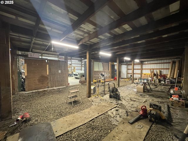 173 PARK St, Glide, OR 97443