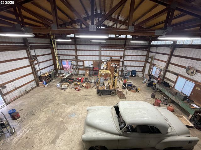 173 PARK St, Glide, OR 97443