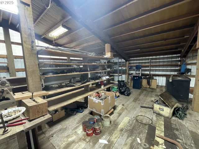 173 PARK St, Glide, OR 97443