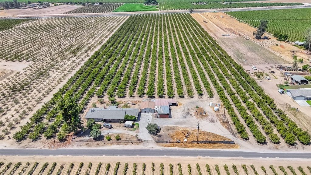 13335 S Willow Avenue, Selma, CA 93662