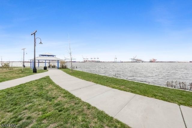 190 WEST 24TH ST, Bayonne, NJ 07002