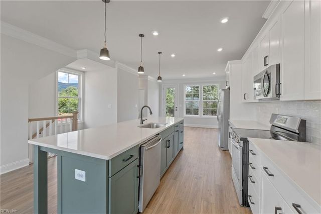 14 Bracewell LN, Yorktown, VA 23692