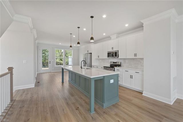 14 Bracewell LN, Yorktown, VA 23692