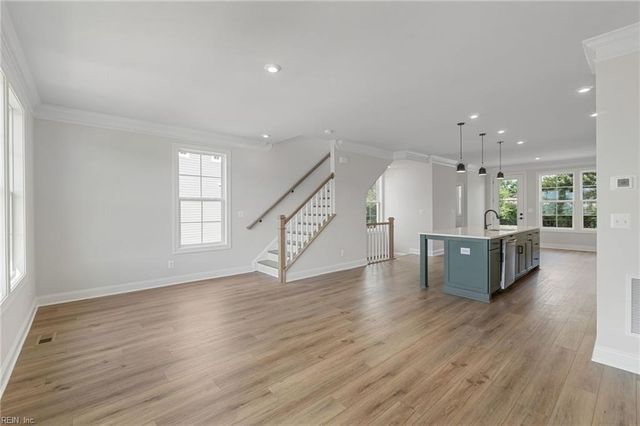 14 Bracewell LN, Yorktown, VA 23692