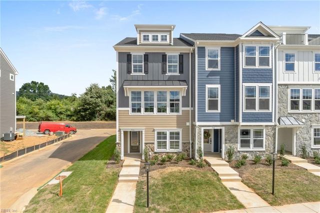 14 Bracewell LN, Yorktown, VA 23692