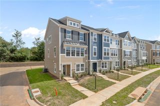 14 Bracewell LN, Yorktown, VA 23692