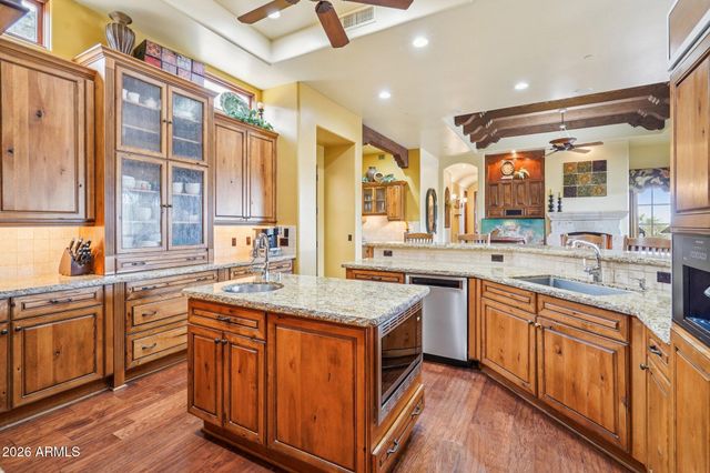 1930 E DESERT WILLOW Drive, Phoenix, AZ 85048