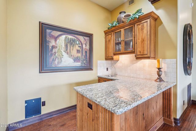 1930 E DESERT WILLOW Drive, Phoenix, AZ 85048