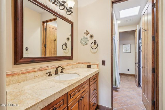 1930 E DESERT WILLOW Drive, Phoenix, AZ 85048