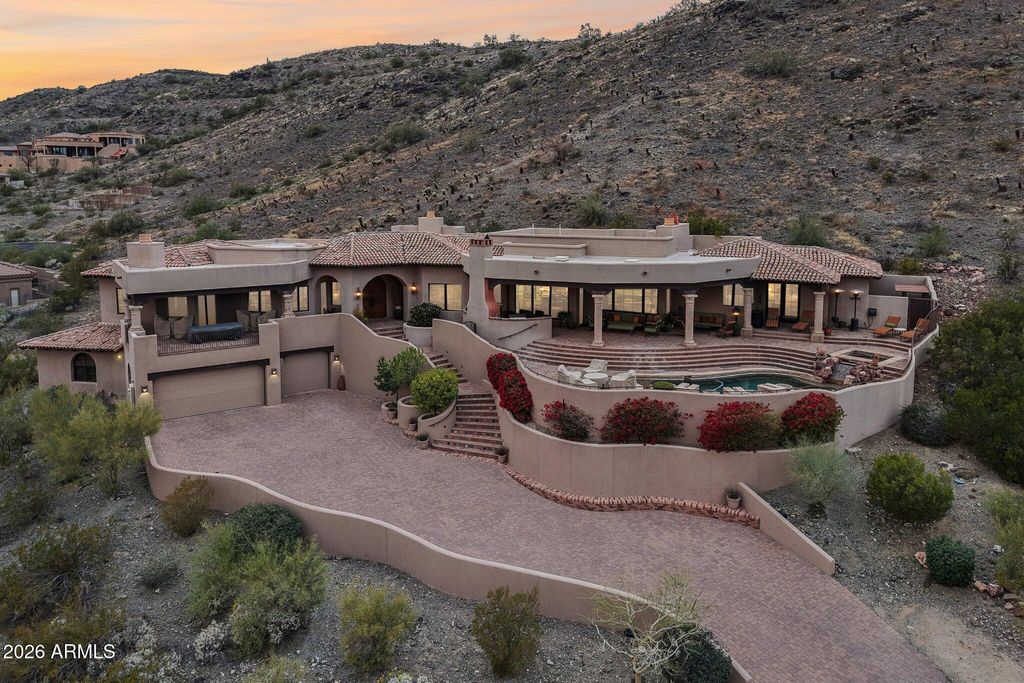 1930 E DESERT WILLOW Drive, Phoenix, AZ 85048