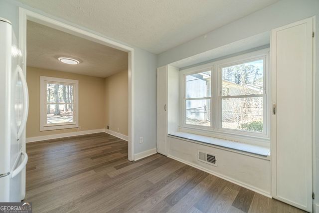 1086 Oak Road SW, Lilburn, GA 30047