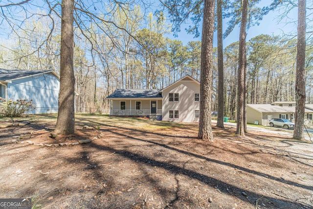 1086 Oak Road SW, Lilburn, GA 30047