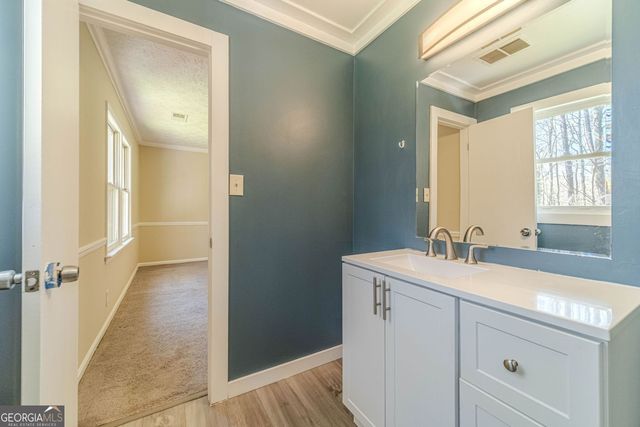 1086 Oak Road SW, Lilburn, GA 30047